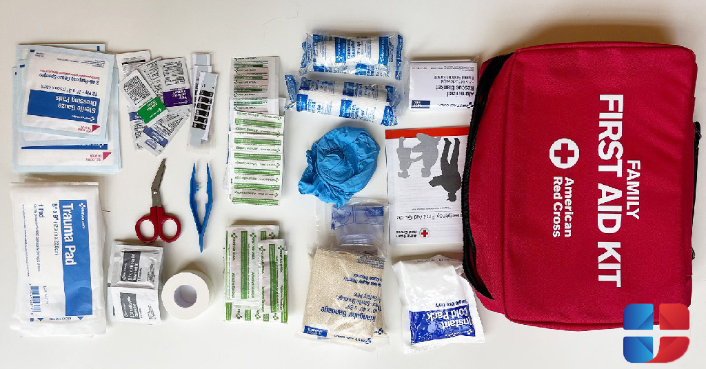 What Should I Put In a Family First Aid Kit?